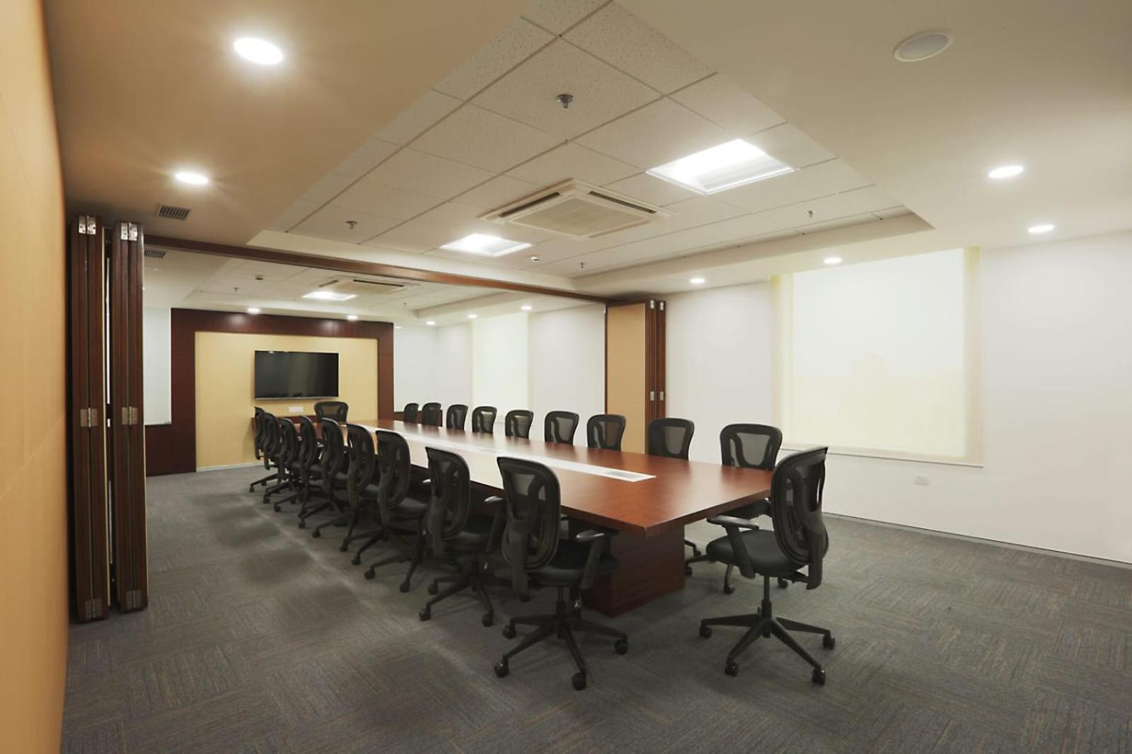The Prithvi Delhi Airport With Airport Transsfer Hotel 4*
